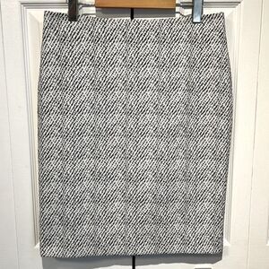 Karl‎ Lagerfeld Paris Black/White Skirt Size 10